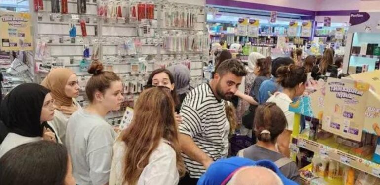Rekor indirimde izdiham yaşandı