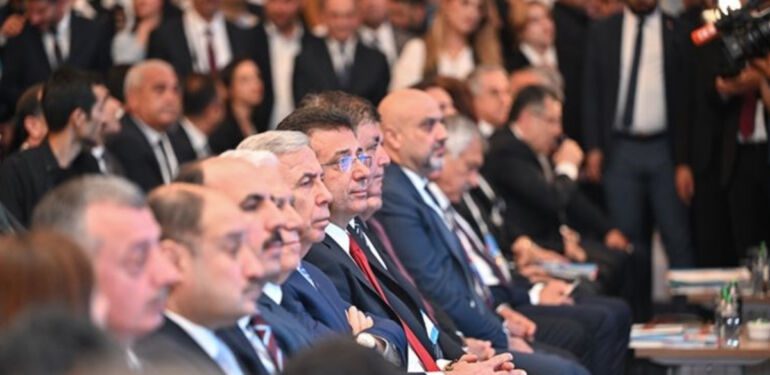Seçim sonuçlandı Türkiye Belediyeler Birliği'nin yeni Başkanı Ekrem İmamoğlu oldu