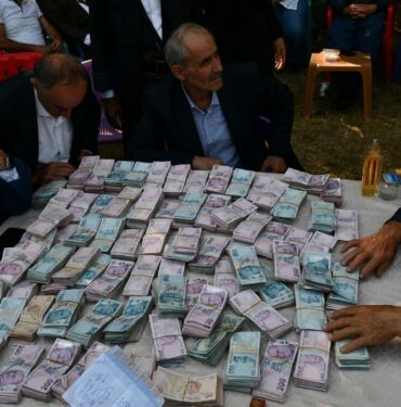 Şırnak'ta aşiret düğünü Geline 2 kilo altın, damada 2,7 milyon lira