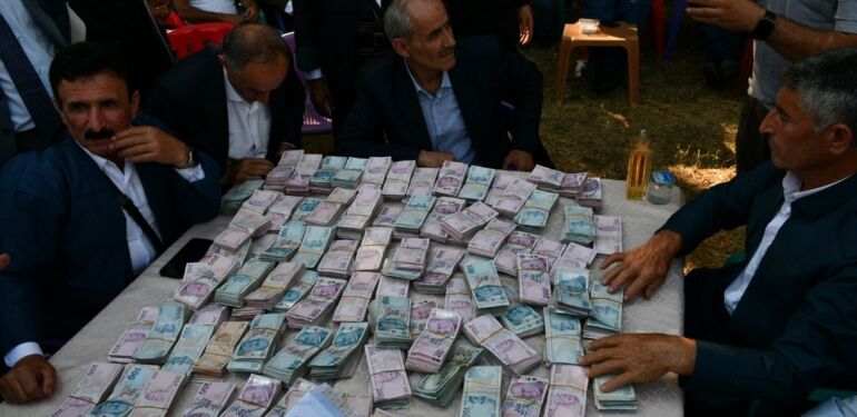 Şırnak’ta aşiret düğünü: Geline 2 kilo altın, damada 2,7 milyon lira