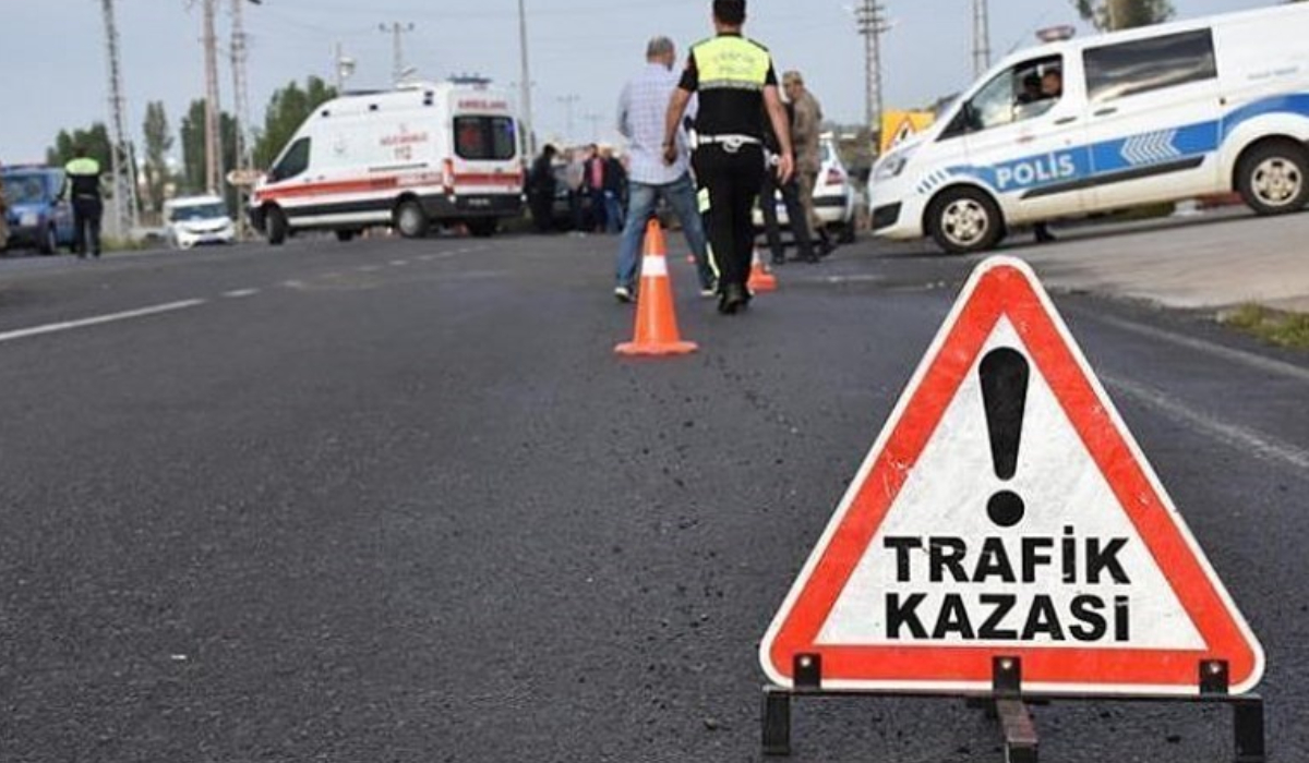 Sivas’ta hafif ticari araç devrildi Yaralılar var