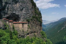 Sümela Manastırı'nın ziyaretçi sayısı artışa geçti