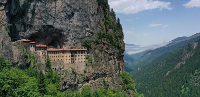 Sümela Manastırı'nın ziyaretçi sayısı artışa geçti