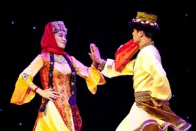 Tacikistan'da başörtüsü ve dini bayramlar yasaklandı