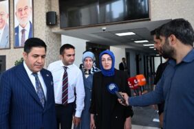 Temel Karamollaoğlu, Sinan Ateş'in eşi Ayşe Ateş'le görüştü