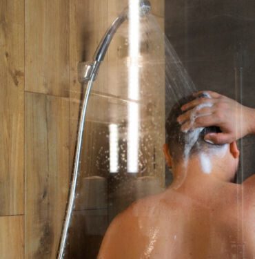 Uzmanı uyardı! Yaz sıcağında soğuk duş almak sağlığa zararlı mı