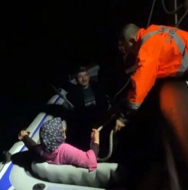 Van Gölü'nde kaybolan 4 kişi, gece görüşlü dronla bulundu