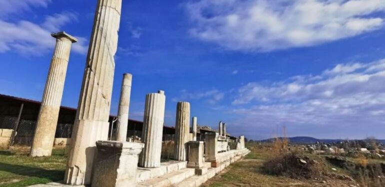 Yabancı arkeologlar Aydın'daki Magnesia Antik Kenti'ni ziyaret etti (2)