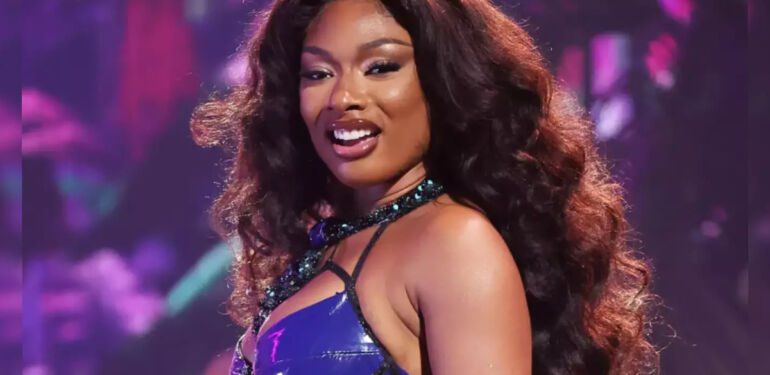 Yapay zekayla seks kaseti yapılmıştı! Megan Thee Stallion sahnede ağladı!