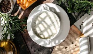 Yaz sıcağında içinizi serinleten ayran aşı çorbası nasıl yapılır Faydaları nelerdir