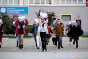 Yaz tatili başladı 20 milyon öğrenci için karne günü