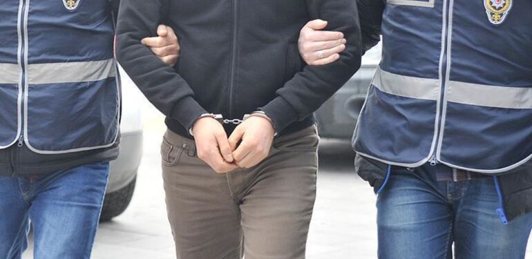 Kırmızı bültenle aranan 2 IŞİD’li Gaziantep’ten çıktı!