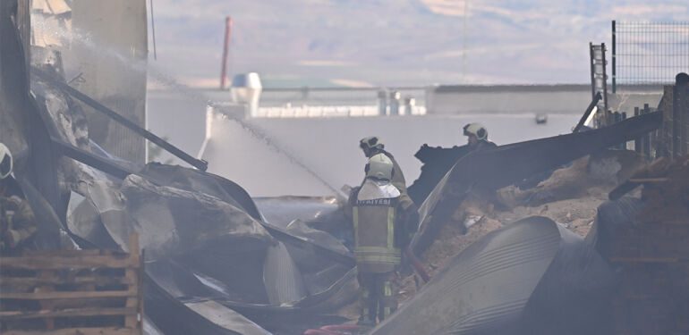 Ankara’da palet fabrikasında yangın çıktı
