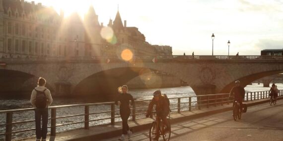 Paris Valisi, Sen Nehri’nin kısa vadede yüzmeye elverişli hale gelmeyeceğini bildirdi