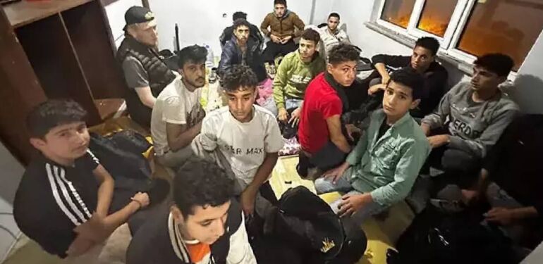 Tekirdağ’da 34 kaçak göçmen ile 2 organizatör yakalandı