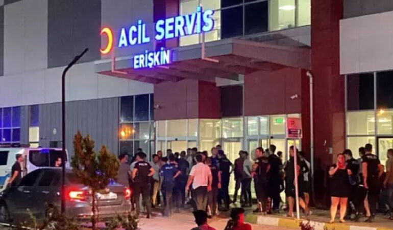 2 grup arasında kavga çıktı Belde Belediye Başkanı yaralandı!