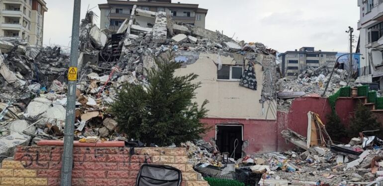 44 kişinin öldüğü sitenin müteahhidi Mağduriyetim had safhada, tahliyemi istiyorum