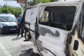 7 ve 9 yaşındaki çocuk minibüsü işte böyle yaktıü