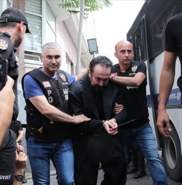 Adnan Oktar’a 8 bin 658 yıllık hapis cezası!