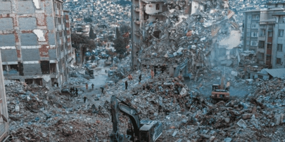 Evlerini kaybedenlere bir darbe daha: Örnekevler Köyü tahliye ediliyor