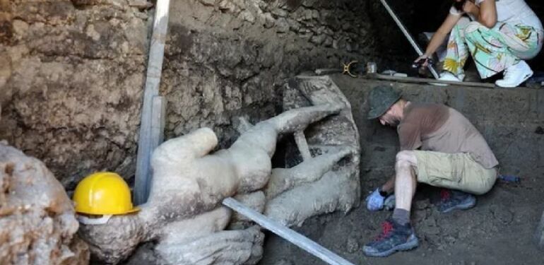 Antik kanalizasyon kazısında keşfedildi_ 'Yaklaşık 7 metre...'
