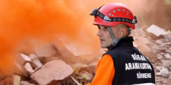 Arkadaşının kaybı onu arama-kurtarma gönüllüsü yaptı: 188 hayat kurtardı, kalbine yenildi