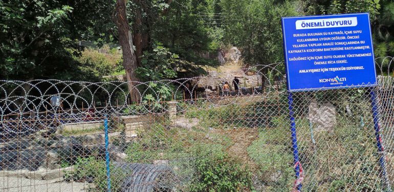 Bakterili kaynak suyunun çevresi kapatıldı, inanmayıp teli kestiler
