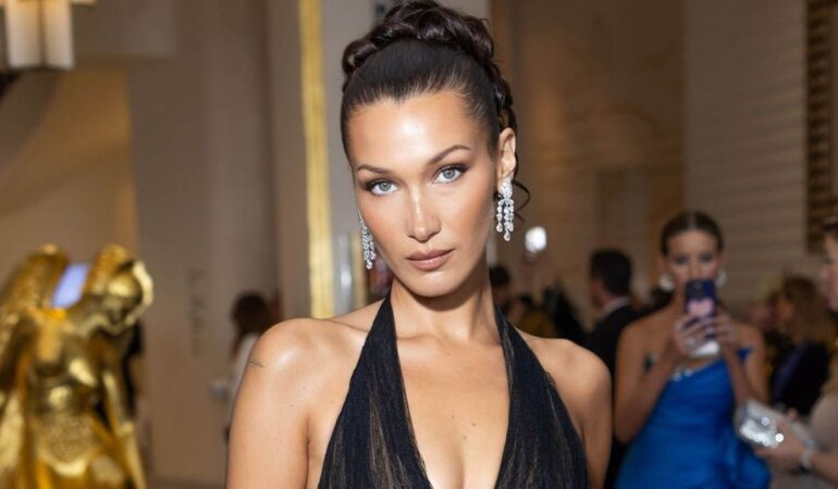 Bella Hadid aşkı için karavana taşındı