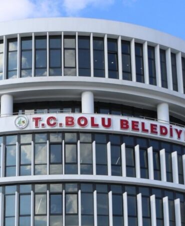 Bolu Belediye Başkanlığı yere çöp atana 14 bin lira ceza kesecek!