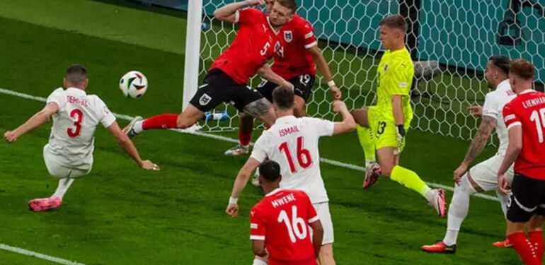 Cumhuriyet spor yazarı Arif Kızılyalın Avusturya zaferini yazdı Benim memleketimin çılgın Türkleri