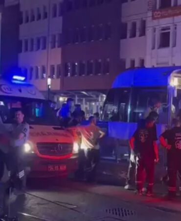 Dengesini kaybederek raylara düşmüştü... Tramvayın altında kalan kişi hayatını kaybetti