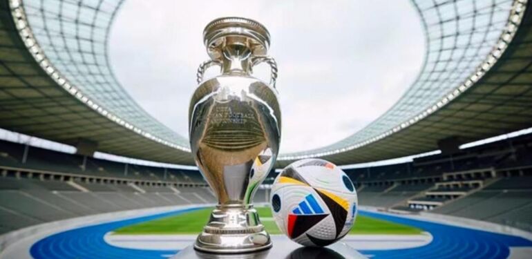 EURO 2024'te yarı final maçlarının hakemleri açıklandı!