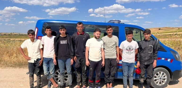 Edirne’de 8 kaçak göçmen yakalandı