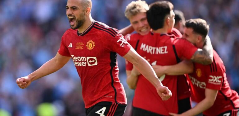 Fenerbahçe’de orta saha hamlesi Sofyan Amrabat ile anlaşılma noktasına gelindi