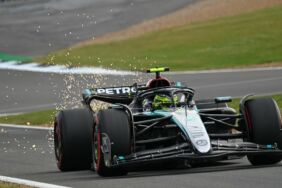 Formula 1 Britanya Grand Prix'sinde kazanan Lewis Hamilton