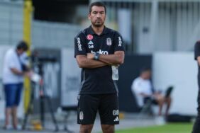 Giovanni van Bronckhorst transferlerden memnun