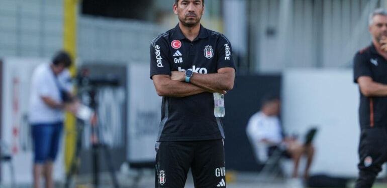 Giovanni van Bronckhorst transferlerden memnun