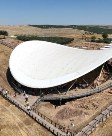 Göbeklitepe'yi dünyaya tanıtan Prof. Dr. Schmidt anısına pedal çevirdiler