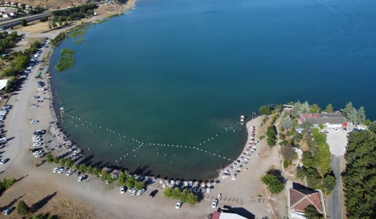 Hazar Gölü, Doğu'daki tatilcilerin adresi oldu