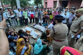 Hindistan'da ayin sırasındaki izdihamda ölenlerin sayısı 123'e yükseldi