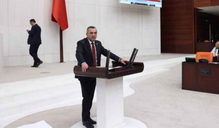 İYİ Parti'li Yavuz Aydın 'Vatandaş köprüden geçse de ödüyor geçmese de'