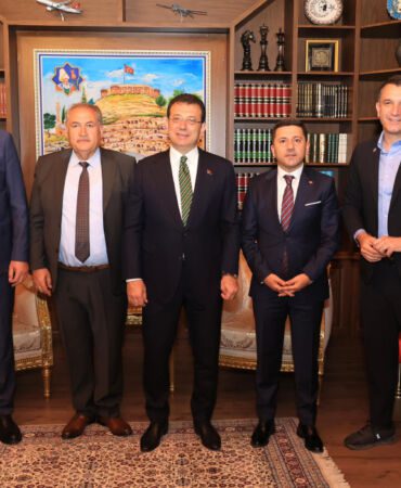 İmamoğlu, Nevşehir Belediye Başkanı Rasim Arı'yı ziyaret etti
