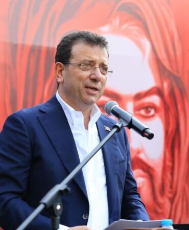 İmamoğlu alevi vatandaşların aşure lokmasına ortak oldu