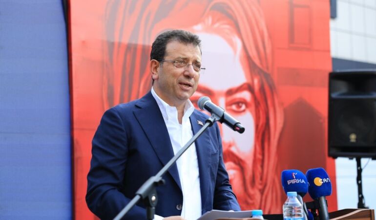 İmamoğlu alevi vatandaşların aşure lokmasına ortak oldu