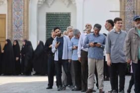 İran, cumhurbaşkanı seçiminin ikinci turu için sandık başında!