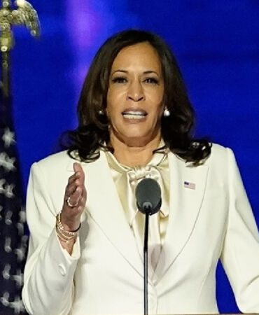 Kamala Harris 'Ya bir savcıyı ya da bir suçluyu seçeceksiniz'
