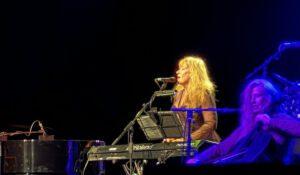 Kanadalı müzisyen Loreena McKennitt, Harbiye'de konser verdi