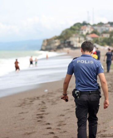 Kaymakamlıklardan açıklama geldi 3 ilde denize girmek yasaklandı