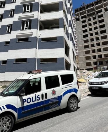 Kayseri'de ikinci kattan düşen inşaat işçisi yaralandı