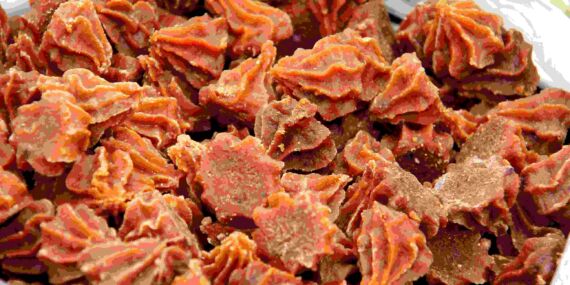 Kırgızistan’da popülerliği artan el yapımı yiyecek: Kurut